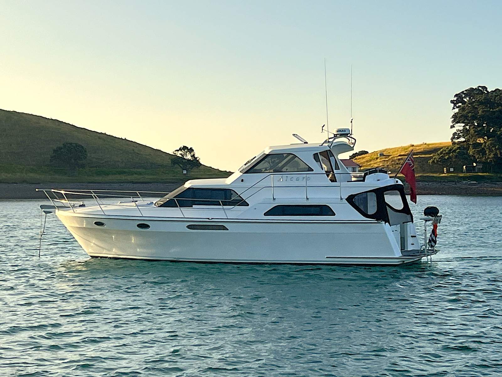 Owen Woolley 13m Launch - Mid Pilothouse