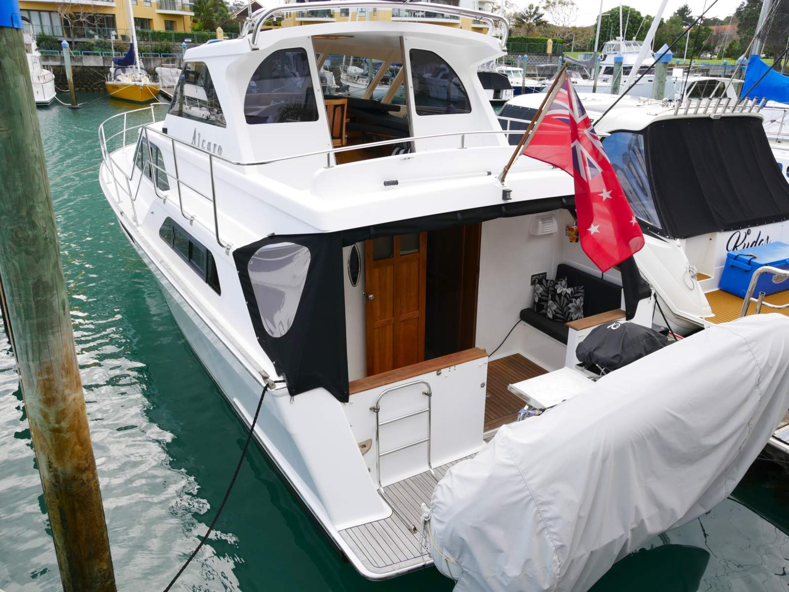 Owen Woolley 13m Launch - Mid Pilothouse