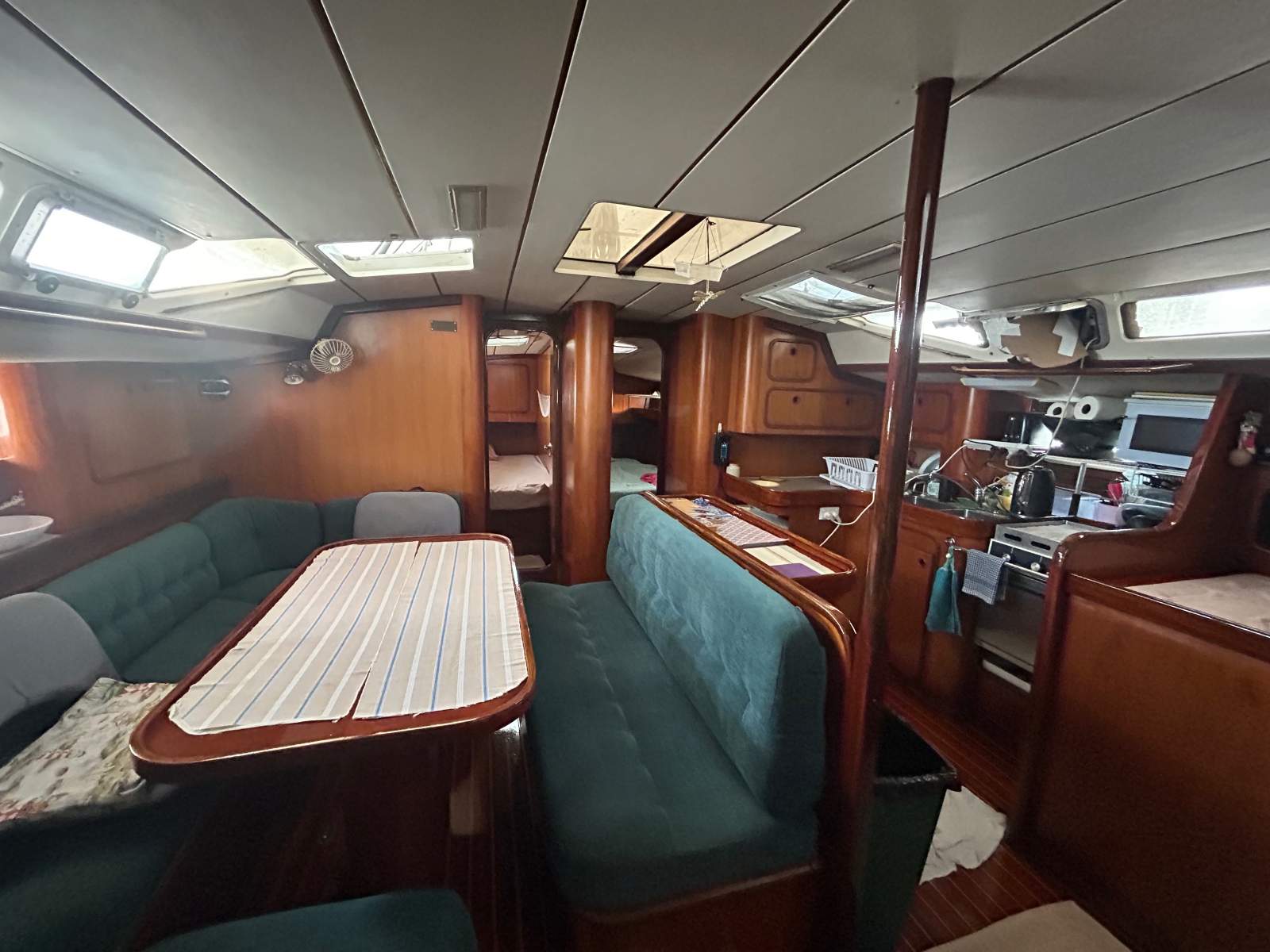 Beneteau Oceanis 500 4 Bedroom Home on the Water