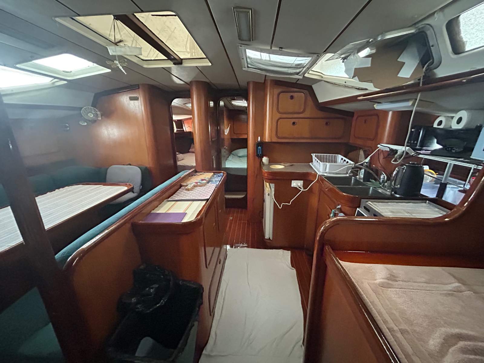 Beneteau Oceanis 500 4 Bedroom Home on the Water