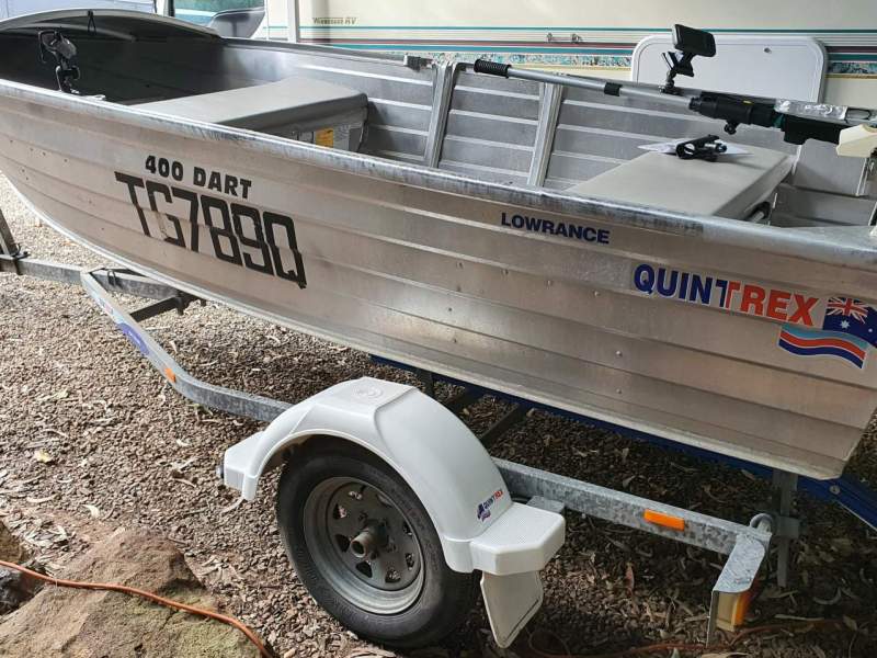 Quintrex 400 Dart - Minimal use, motor started & serviced regularly