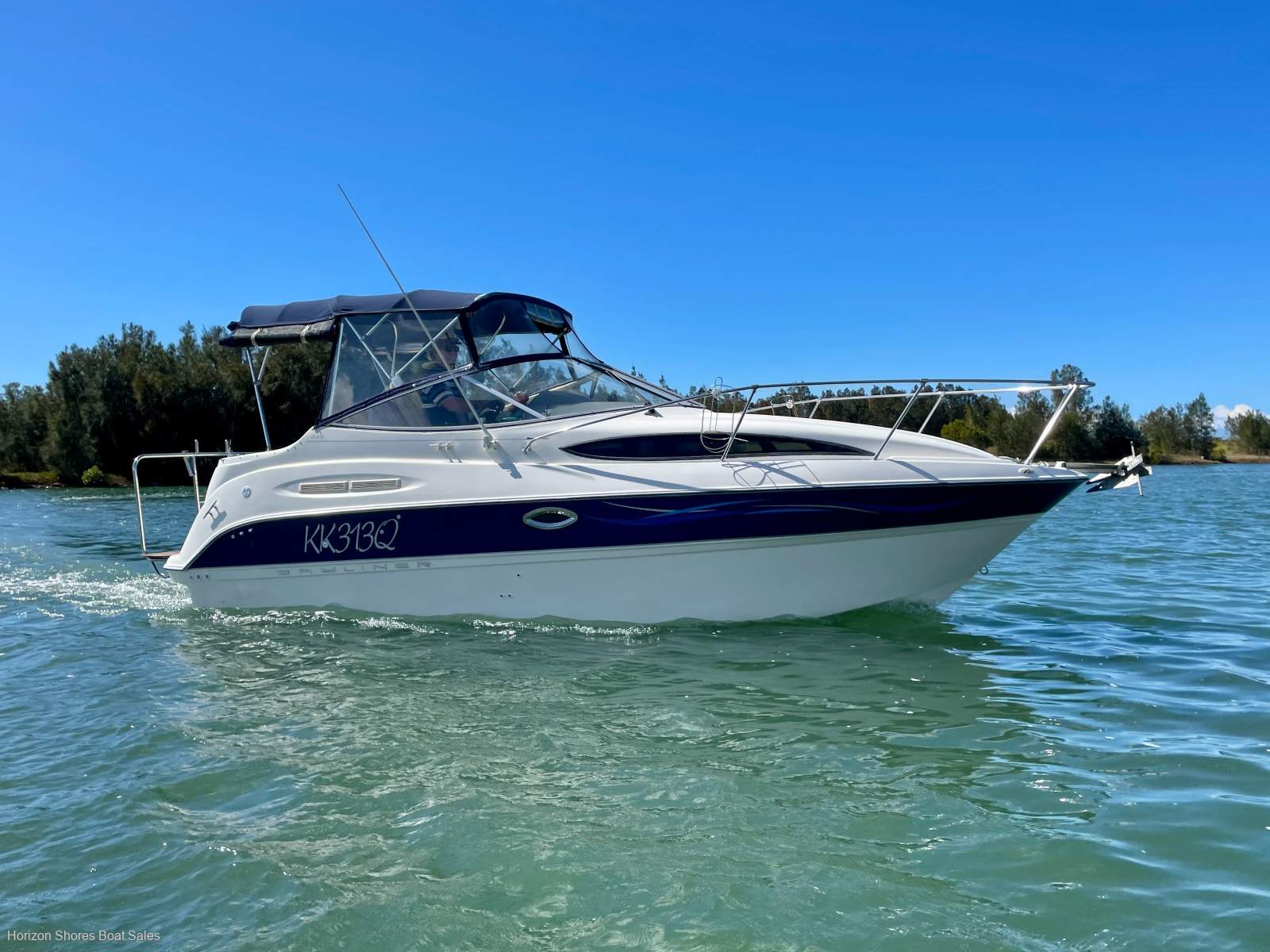 Bayliner 245 Ciera with trailer