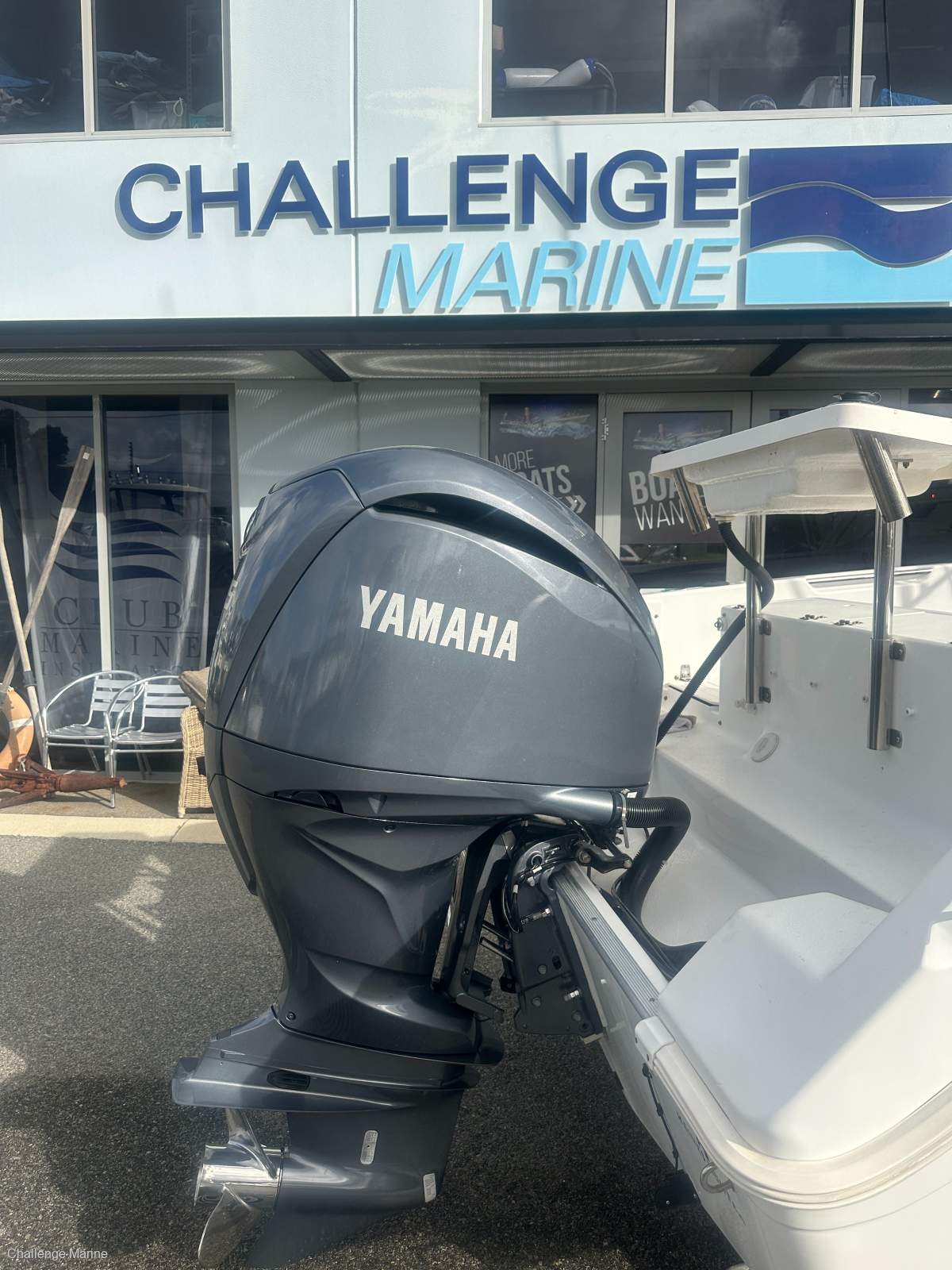 Haines Hunter 650 Patriot - Very rare model with a 2023 Yamaha 225 HP 4.2 V6
