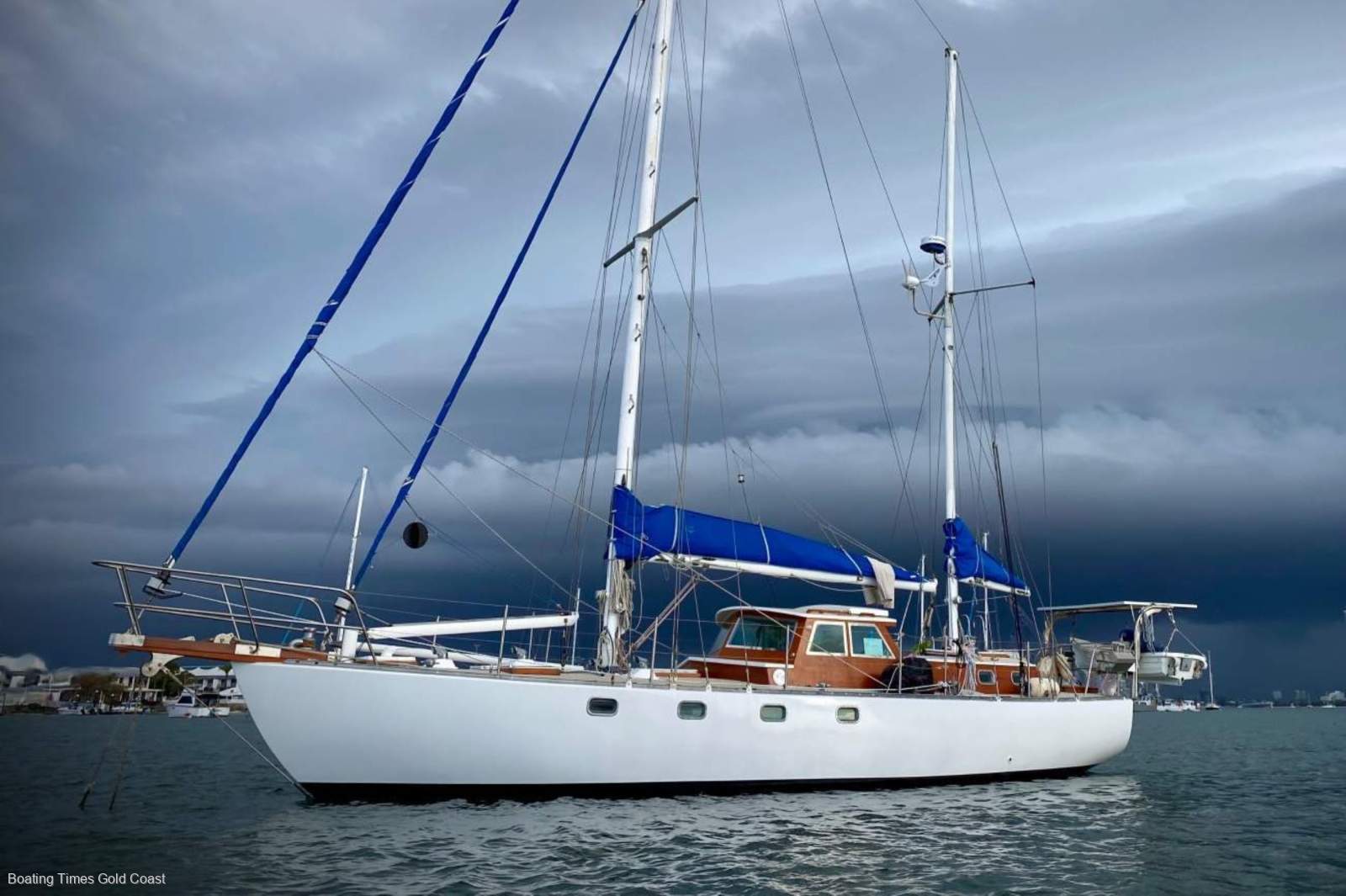Custom 42 Cruisng Yacht