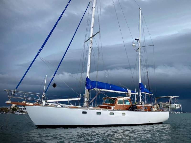 Custom 42 Cruisng Yacht