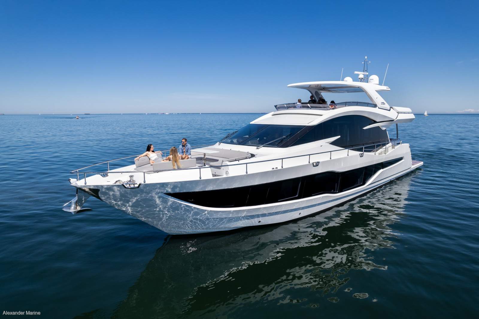 Galeon 800 Fly