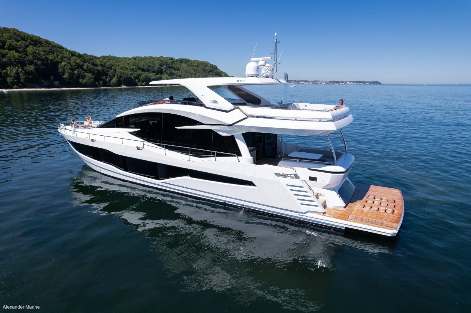 Galeon 800 Fly