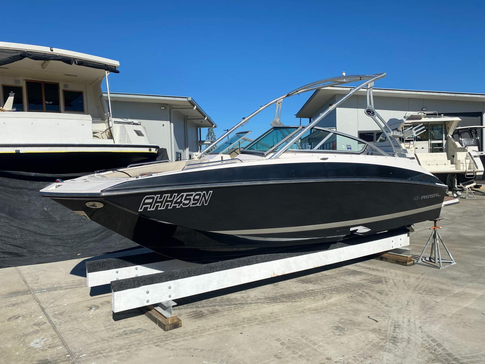 Regal 2220 Fasdeck