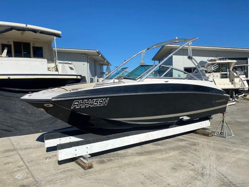 Regal 2220 Fasdeck
