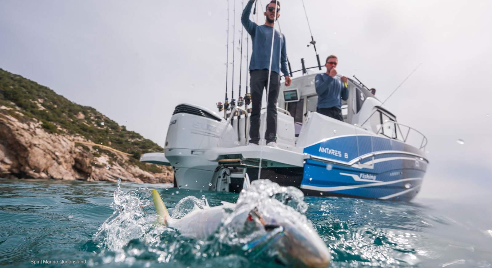 Beneteau Antares 8 Fishing