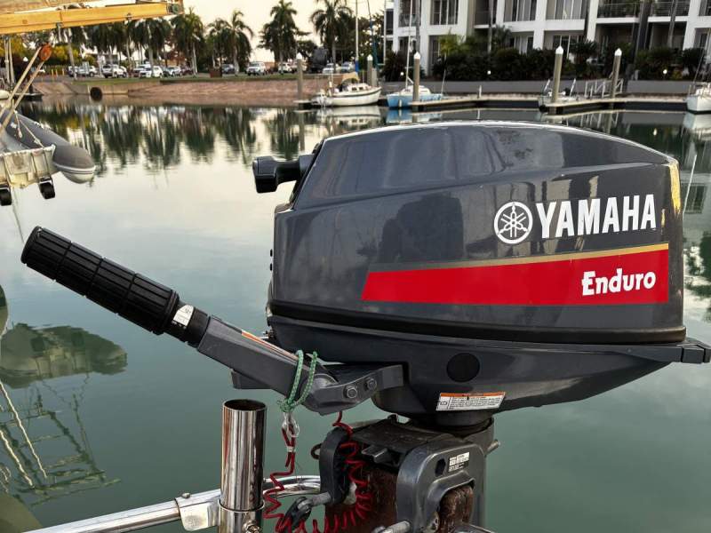 YAMAHA 8hp enduro 2 strokes