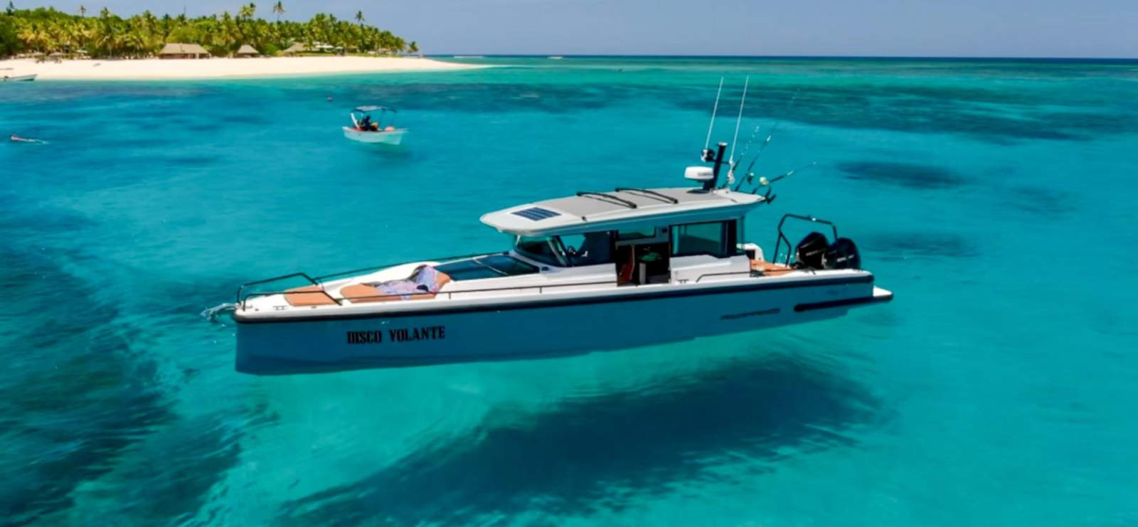Axopar 37 Cross Cabin FIJI VESSEL - Twin 300 V8 with JPO