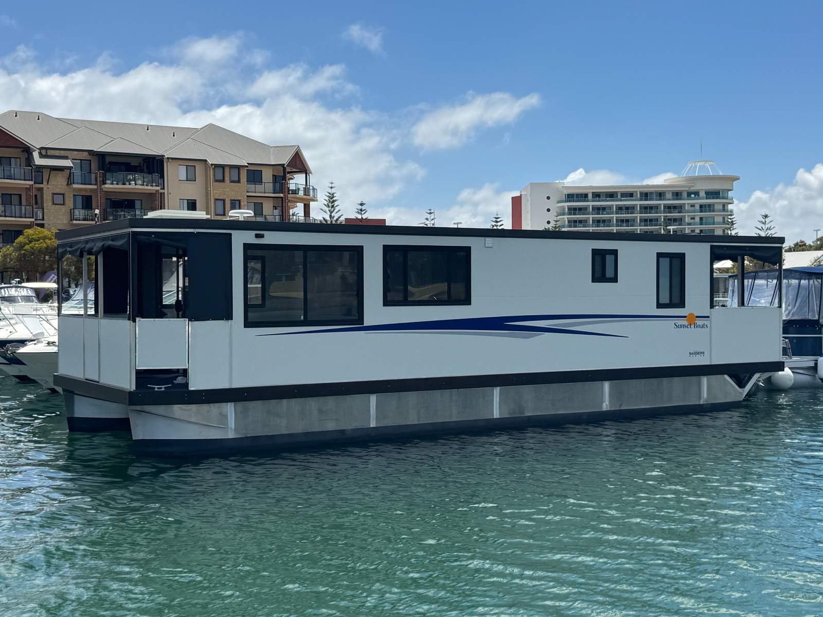 Sunset Boats 12m Houseboat - Ready for Summer!