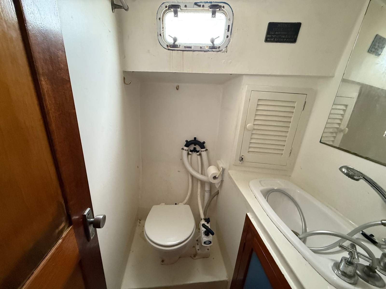 Roberts 370 Pilothouse Sloop