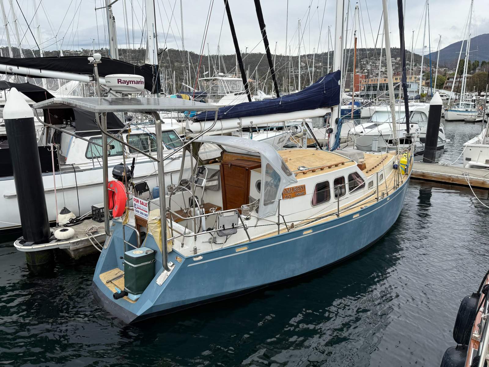 Roberts 370 Pilothouse Sloop