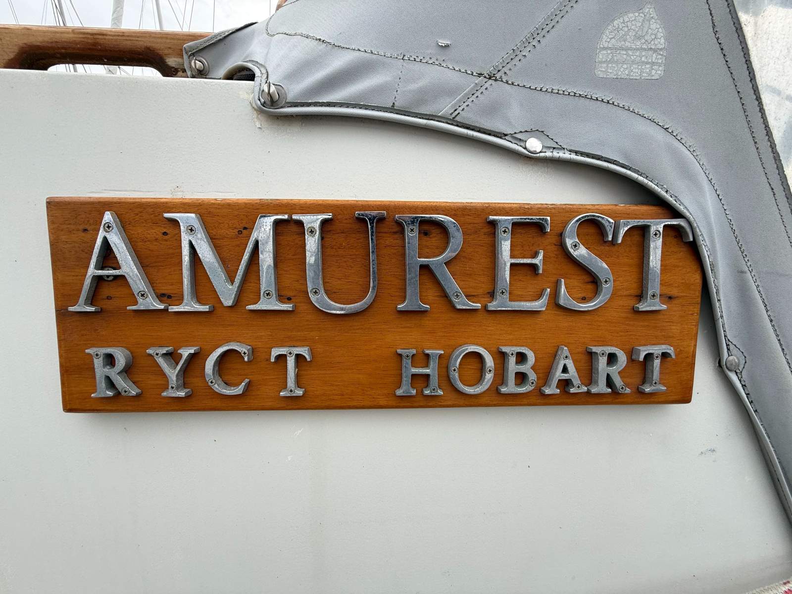 Roberts 370 Pilothouse Sloop