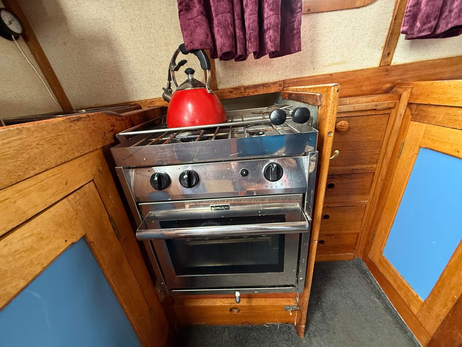 Roberts 370 Pilothouse Sloop