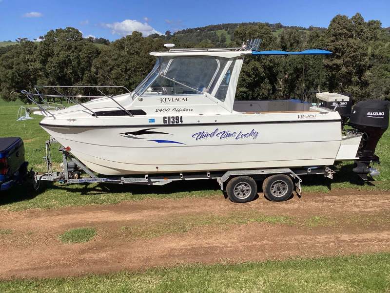 Kevlacat 2400 Offshore Twin 150 Suzuki