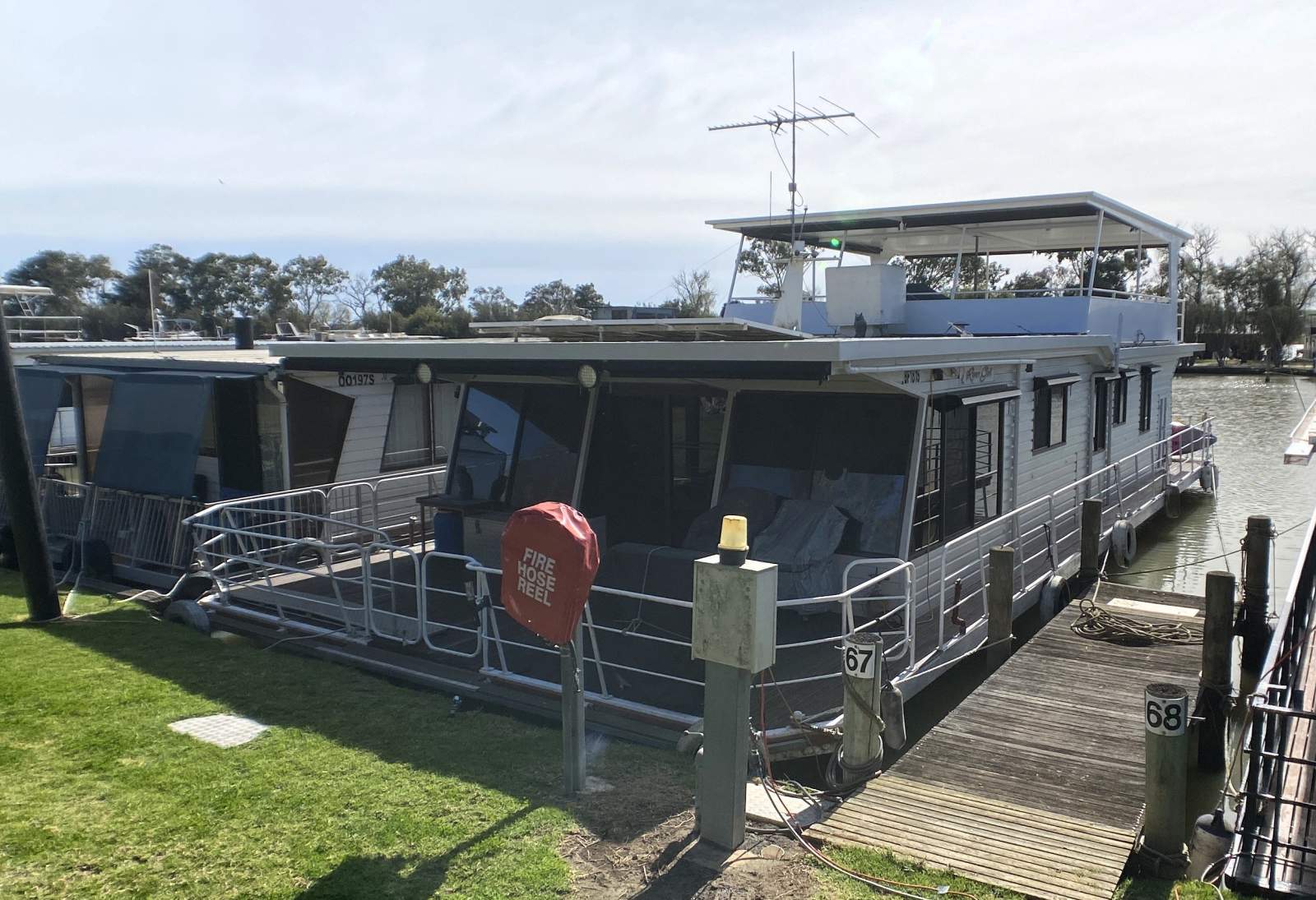 "River Girl" Custom Two Decked, Four Bed Houseboat