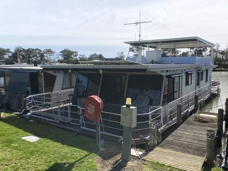 "River Girl" Custom Two Decked, Four Bed Houseboat