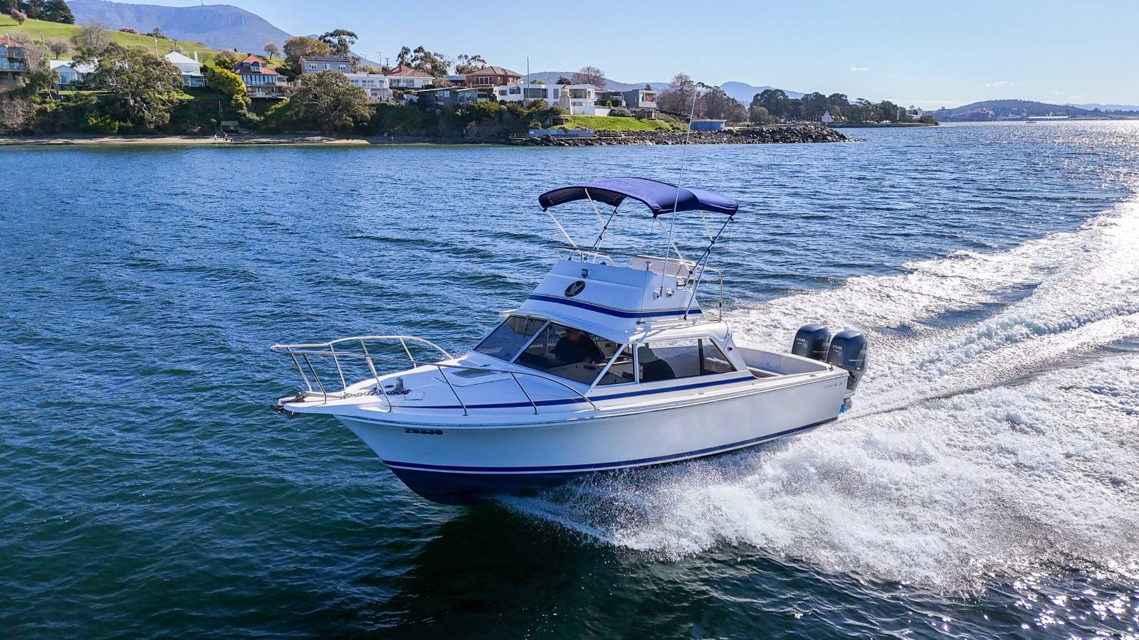Bertram 25 Flybridge OUTBOARDS, NEW SALOON/GALLEY, GREAT CONDITION!!