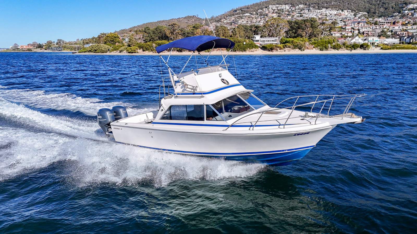 Bertram 25 Flybridge OUTBOARDS, NEW SALOON/GALLEY, GREAT CONDITION!!