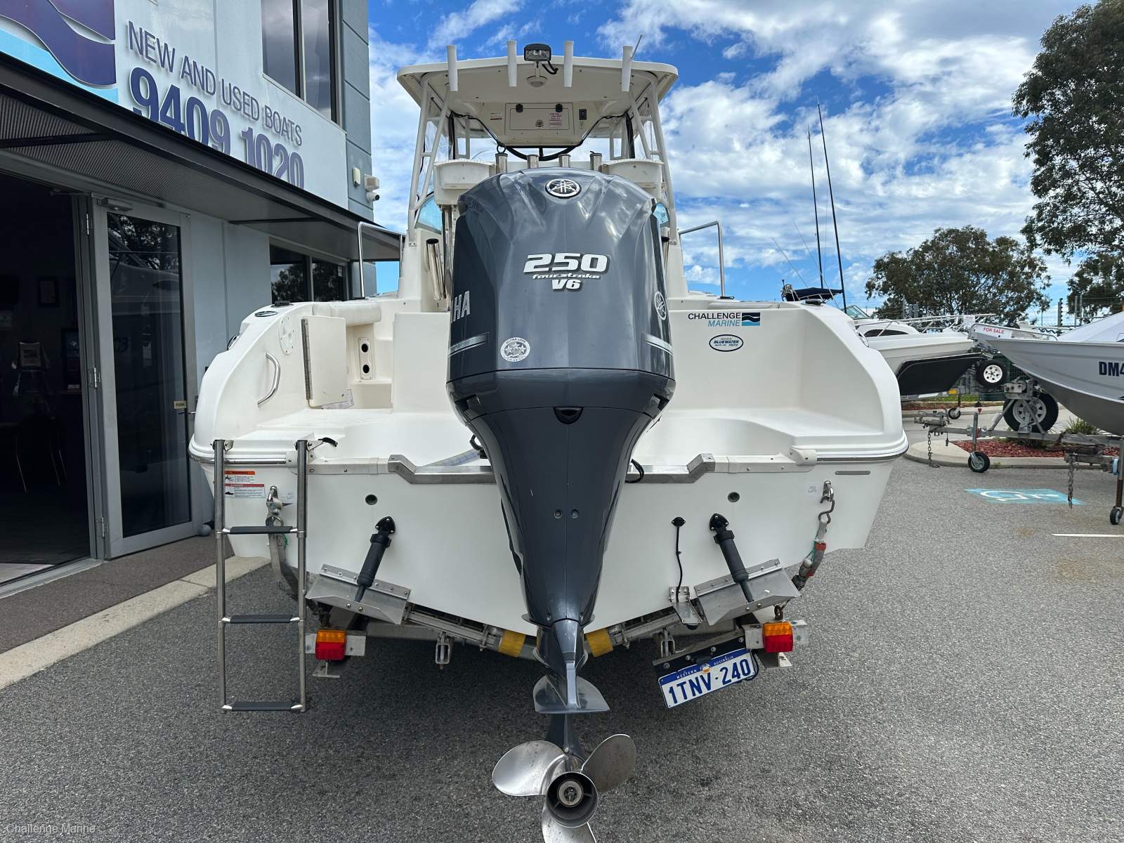 Seaswirl 2301 WA Striper- 2012 one of the nicest ones we have seen.