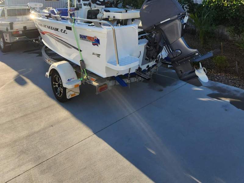 Quintrex 440 Renegade CC Quintrex renegade 440cc centre console