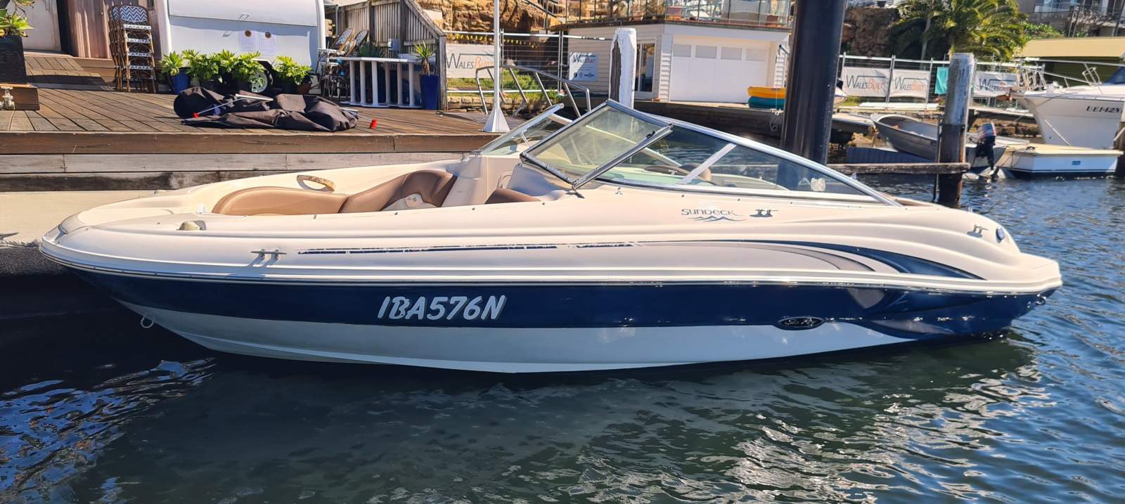 Sea Ray 220 Sundeck