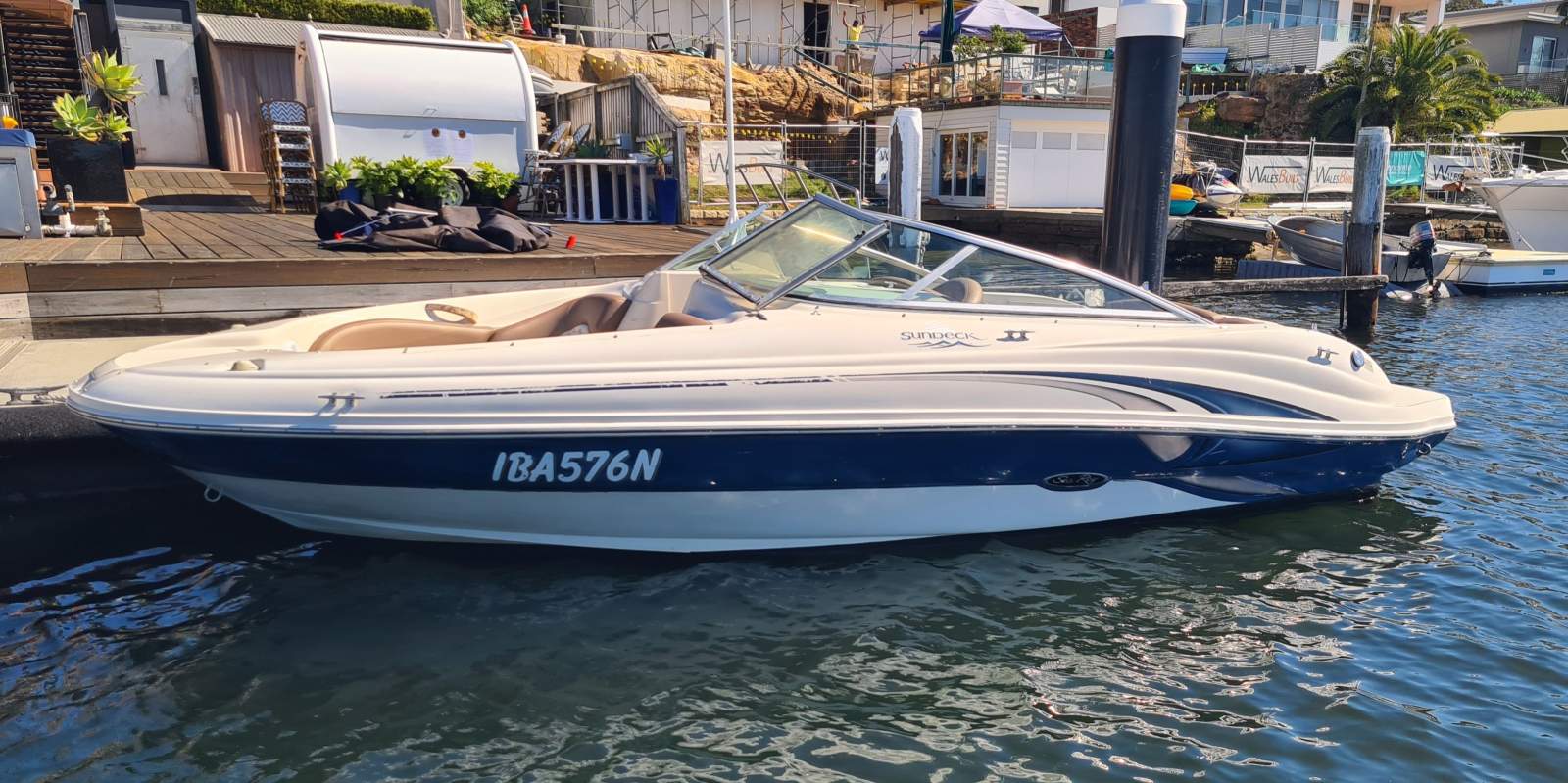 Sea Ray 220 Sundeck