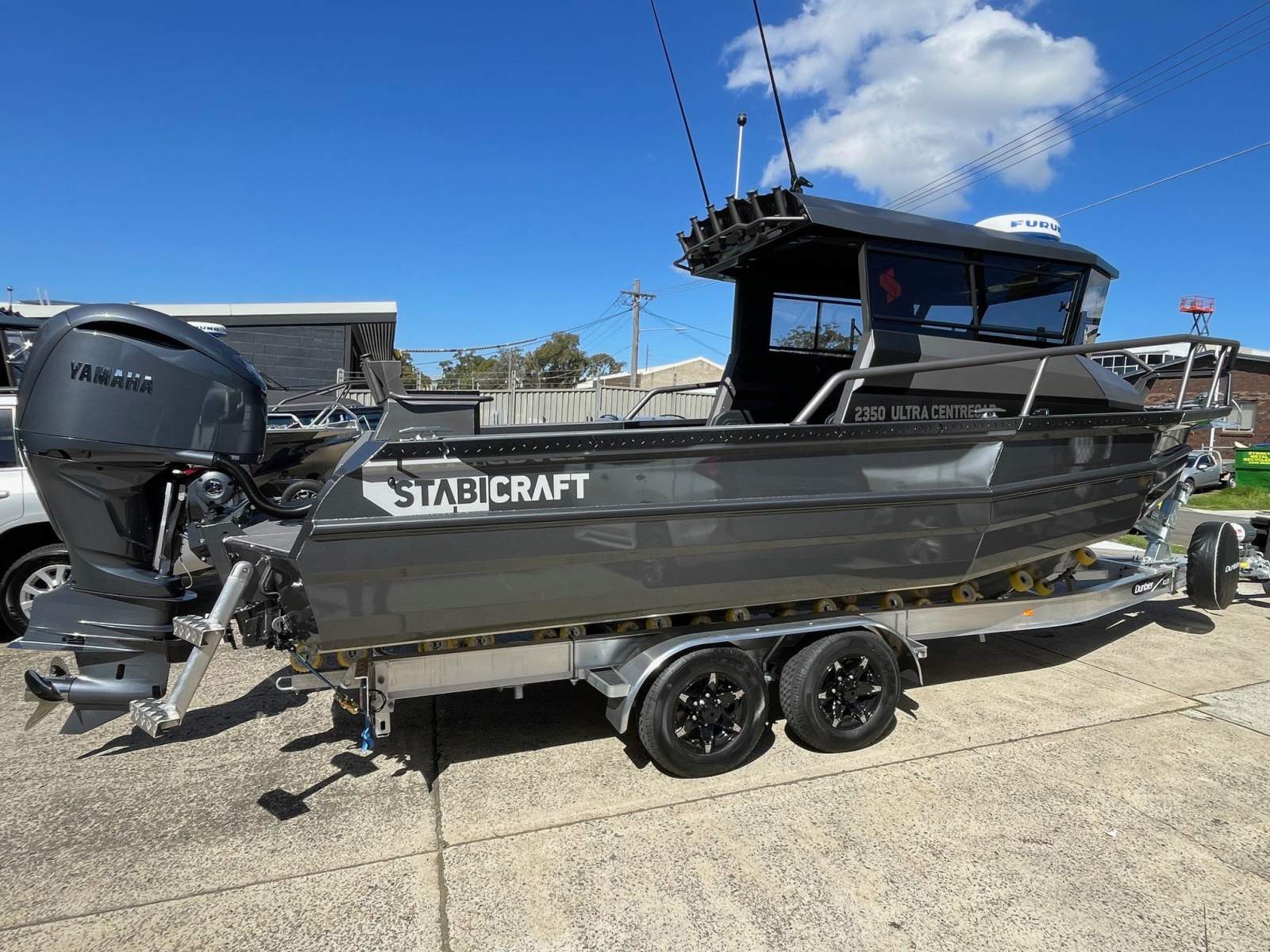 Stabicraft 2350 ULTRA CENTRECAB