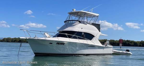 Riviera 33 Flybridge