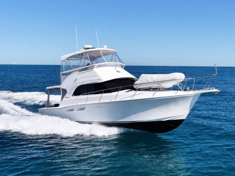 Caribbean 40 Flybridge Cruiser