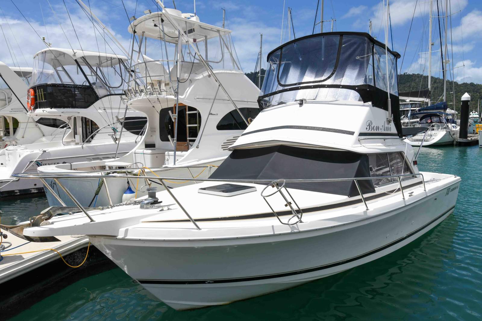 Caribbean 26 Flybridge Cruiser