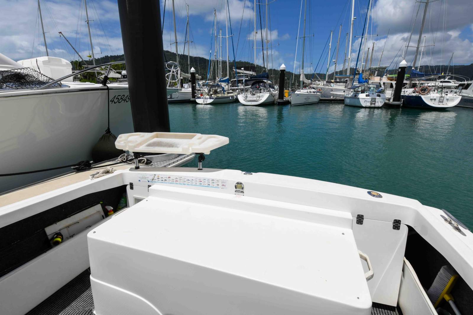 Caribbean 26 Flybridge Cruiser