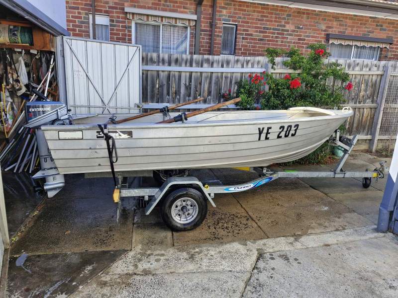 Aluminium savage snipe 1990 approx. Evinrude motor and boat trai