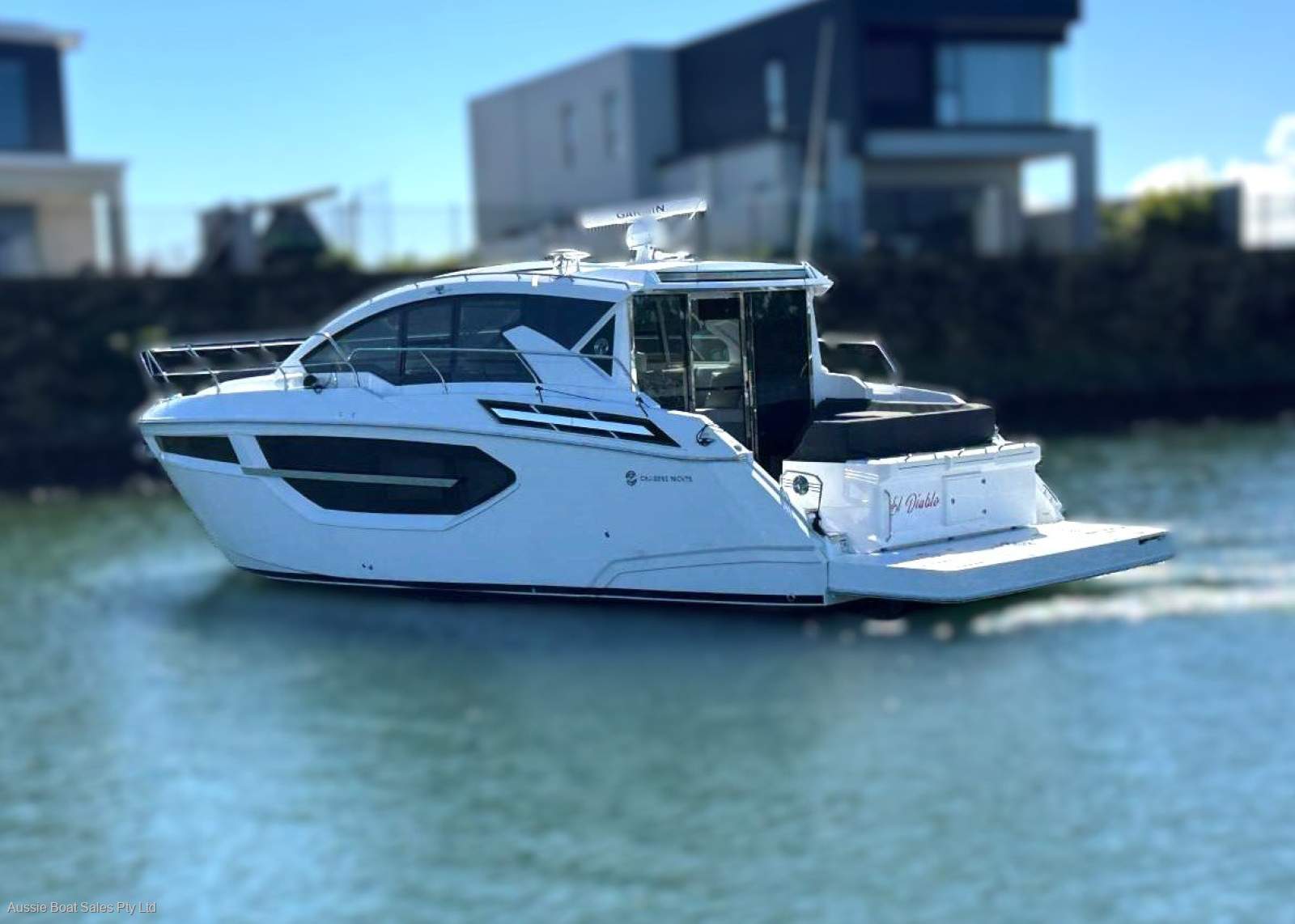 Cruisers Yachts 42 Cantius Sports Yacht