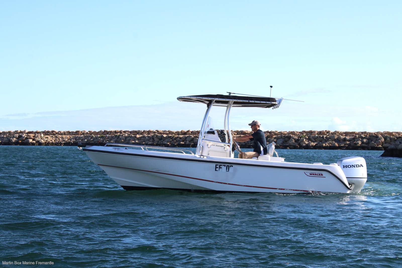 Boston Whaler 210 Outrage With 2017 Honda 175Hp Four Stroke
