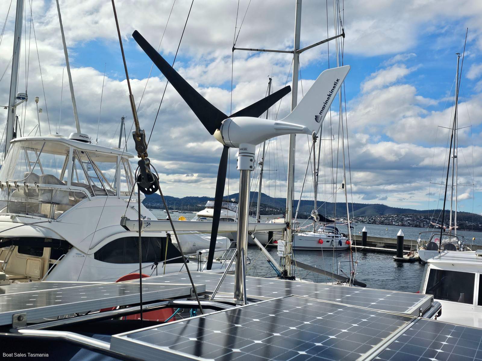 Bavaria Cruiser 42 Karm – Exceptional condition
