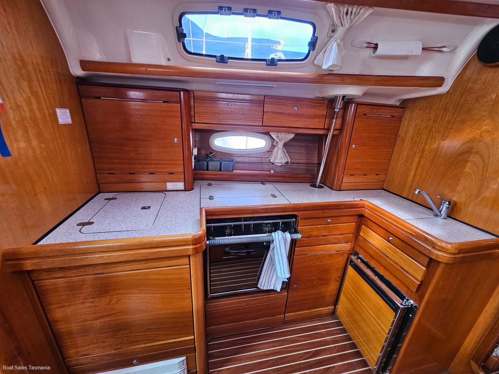 Bavaria Cruiser 42 Karm – Exceptional condition