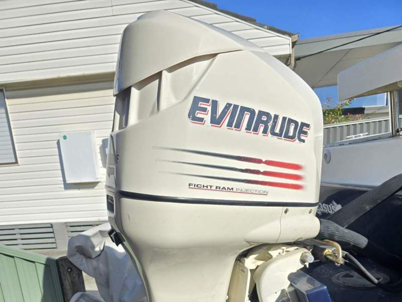 2003 Evinrude 175hp Ficht motor Long Shaft 25"