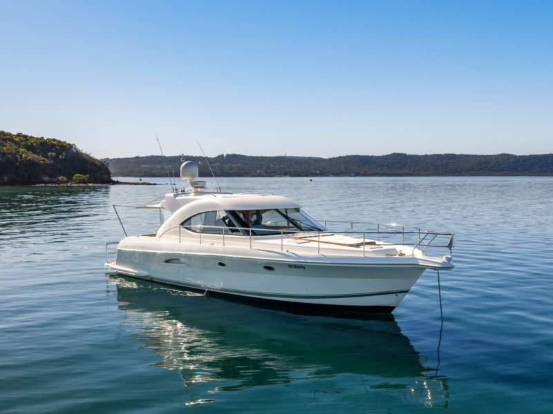 Riviera 4700 Sport Yacht