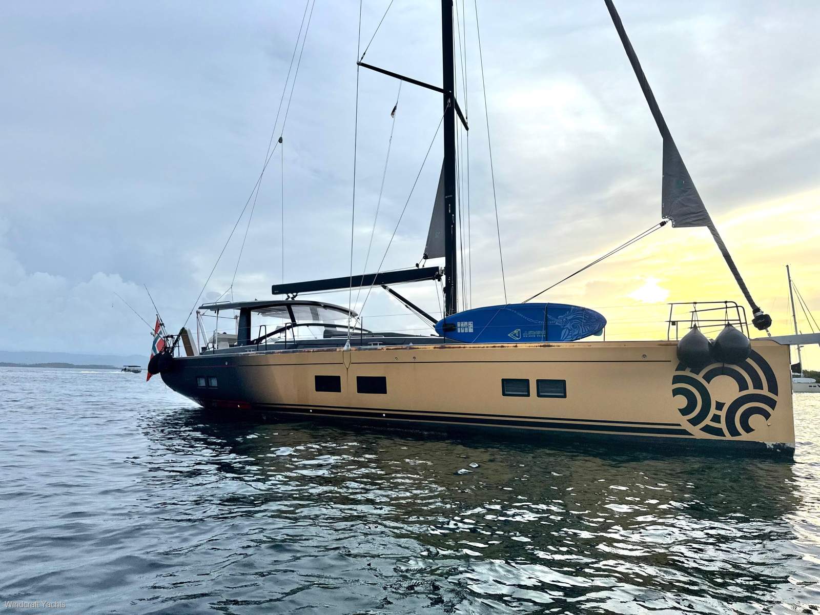 Hanse 548