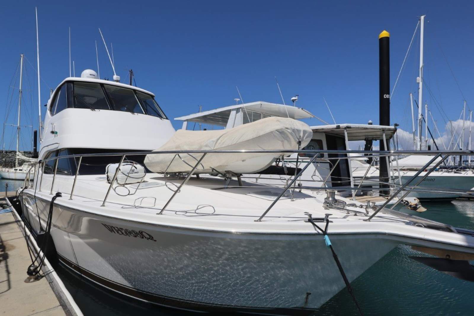 Riviera 47 Enclosed Flybridge