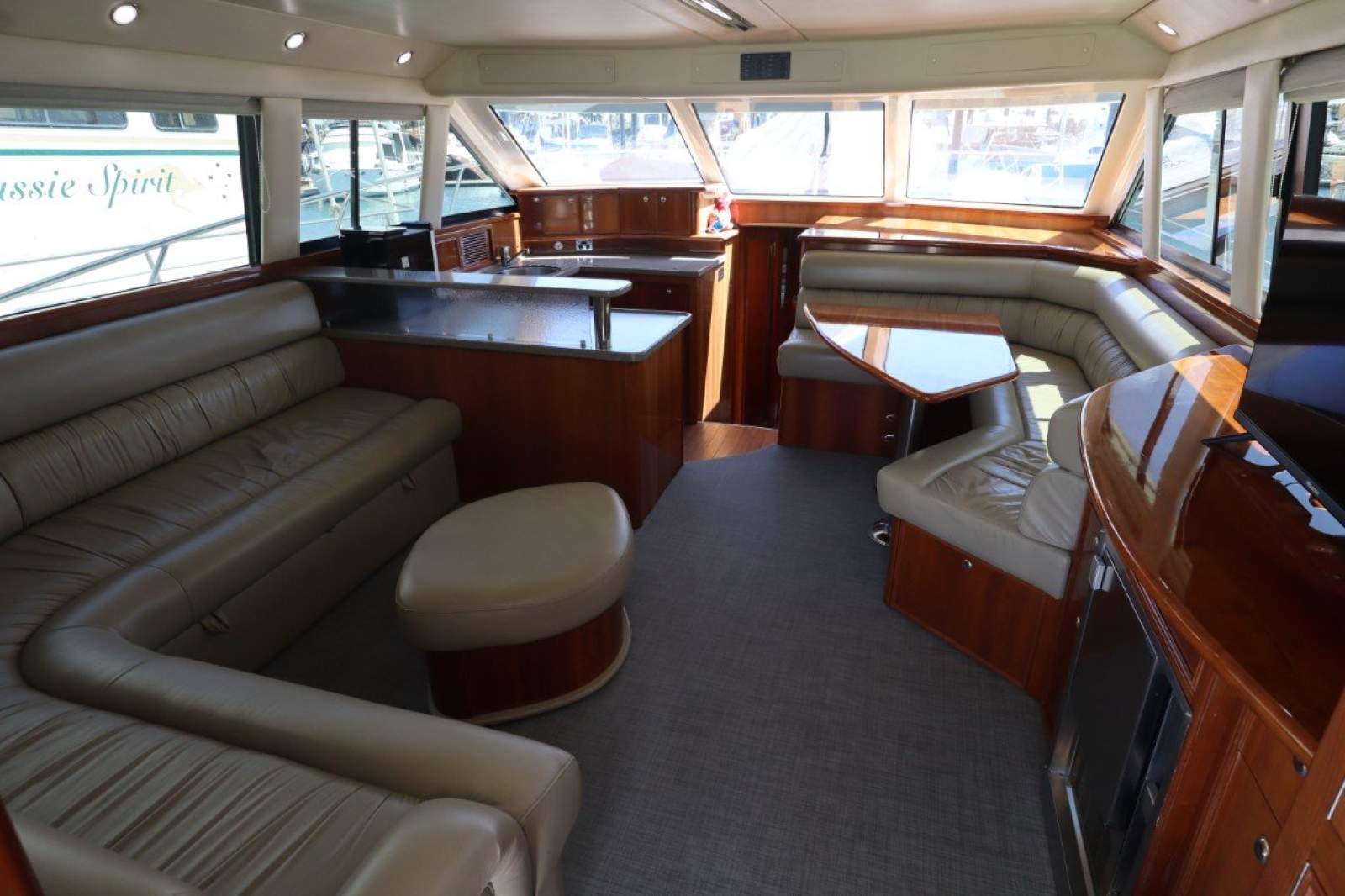 Riviera 47 Enclosed Flybridge
