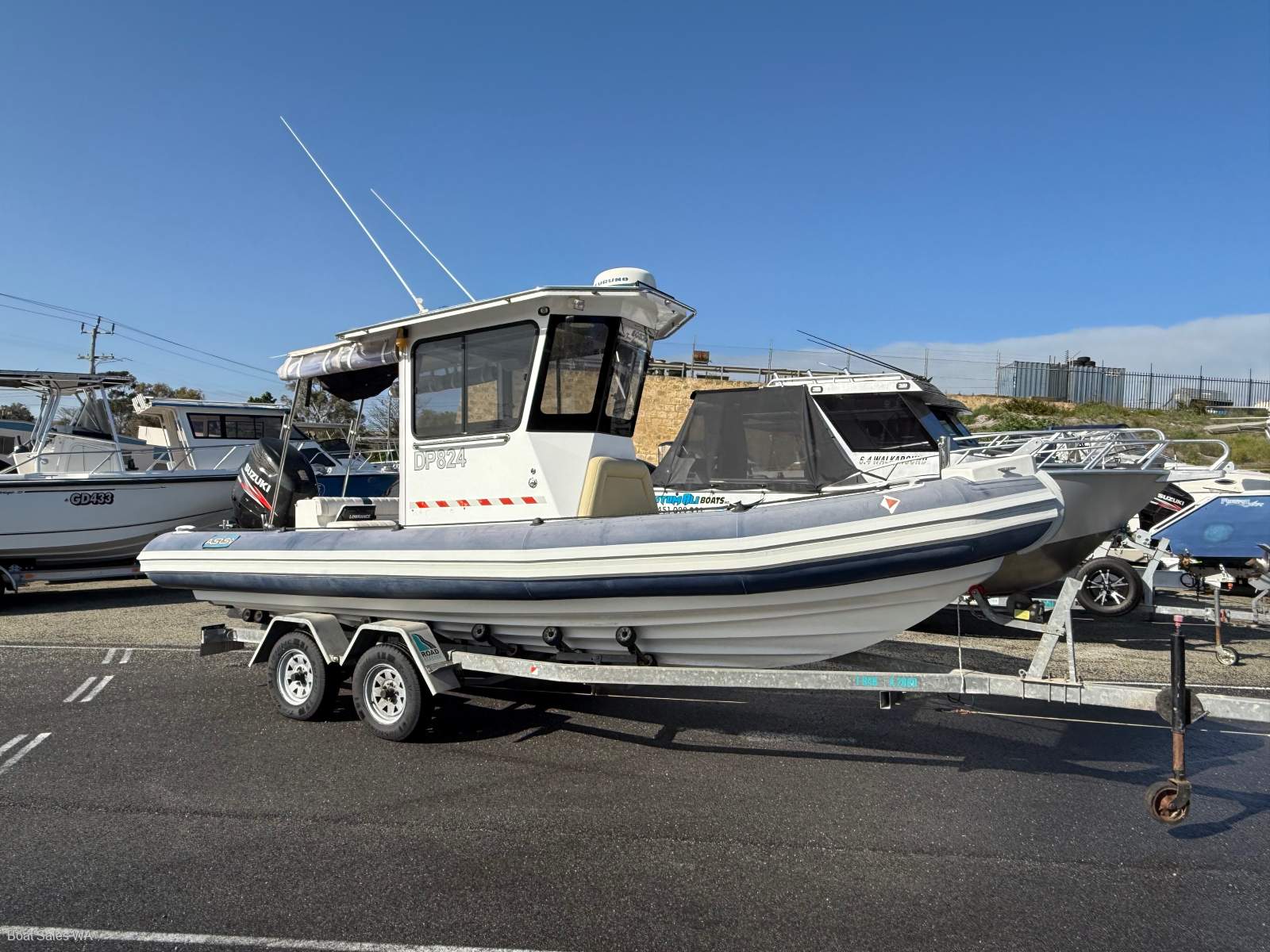 Asis 720 Pilot House 2013 MODEL 300HP SUZUKI 4STR