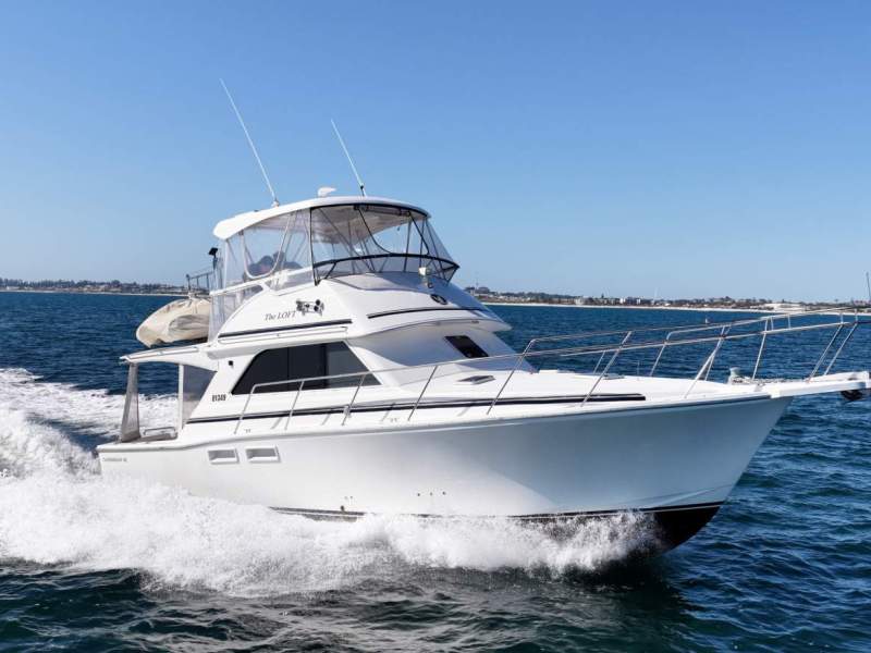 Caribbean 40 Flybridge Cruiser