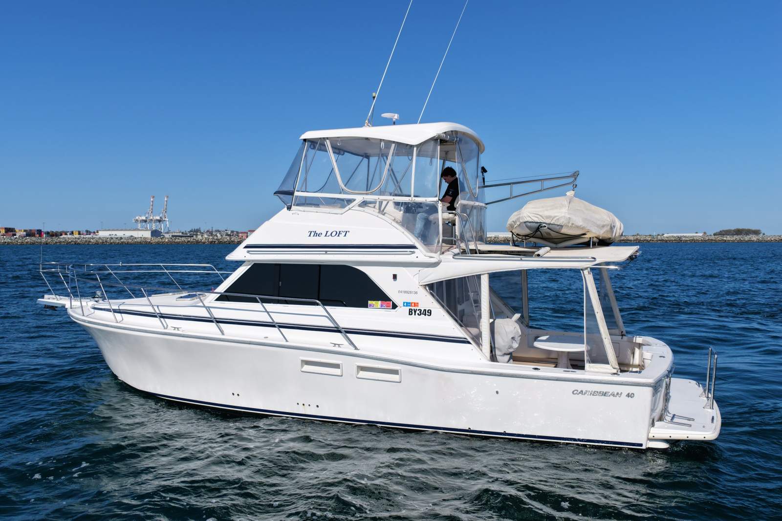 Caribbean 40 Flybridge Cruiser