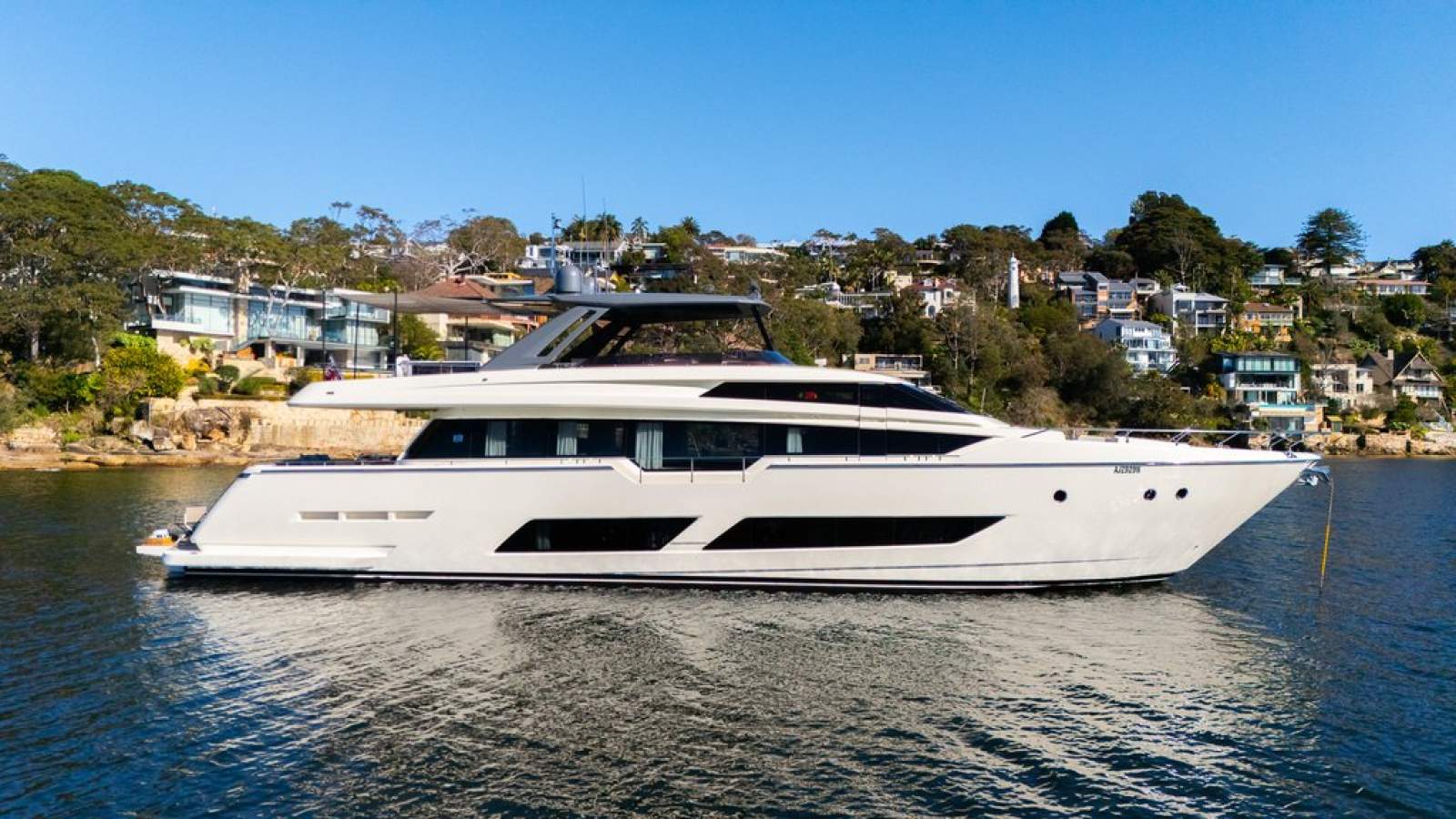 Ferretti 850