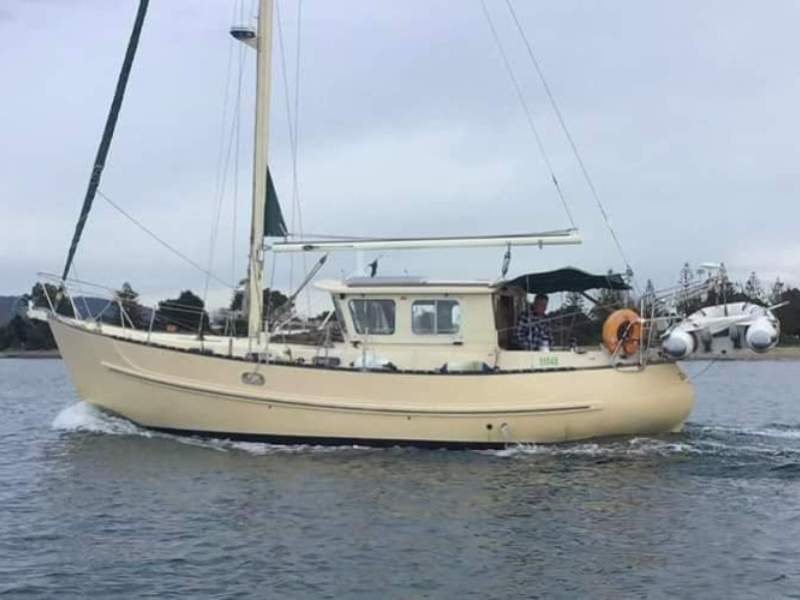 Fisher 32 Strong fibreglass motorsailer with lots of extras